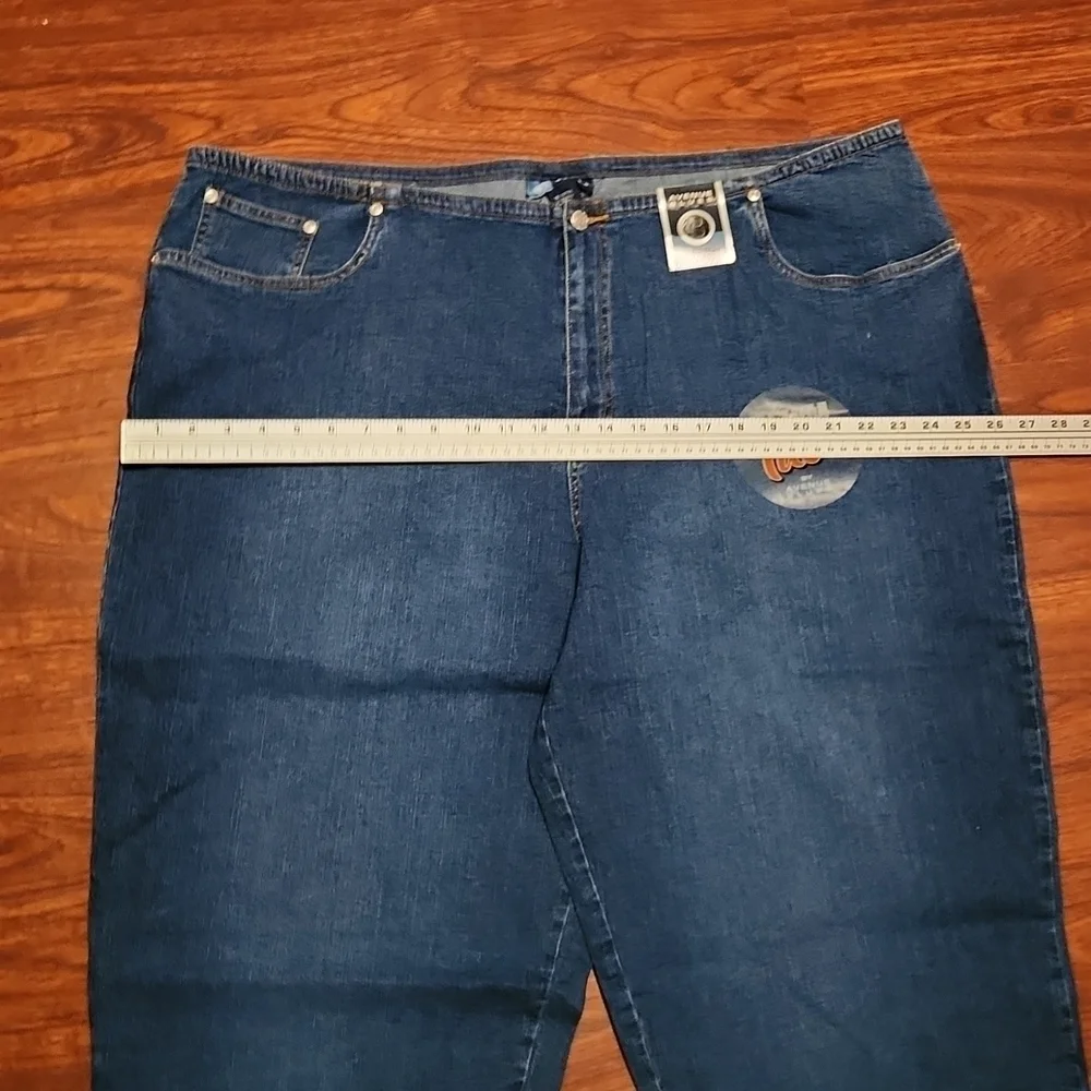 Avenue Blues Shorts womens  New stretch size 28  plus Size - Picture 9 of 12